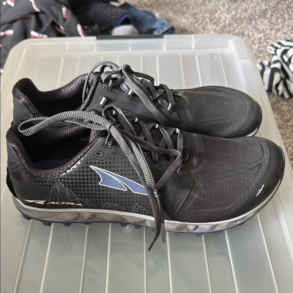 Alta Superior 4 women’s trail running shoes. Size 11 - Picture 4 of 6